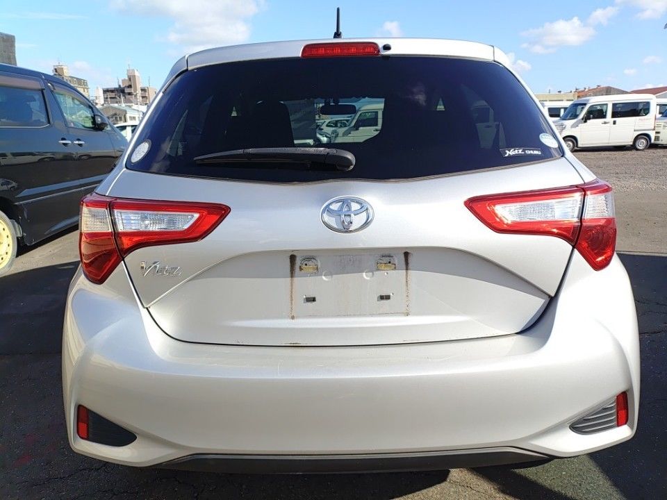 2019 Toyota Vitz auction photo 5