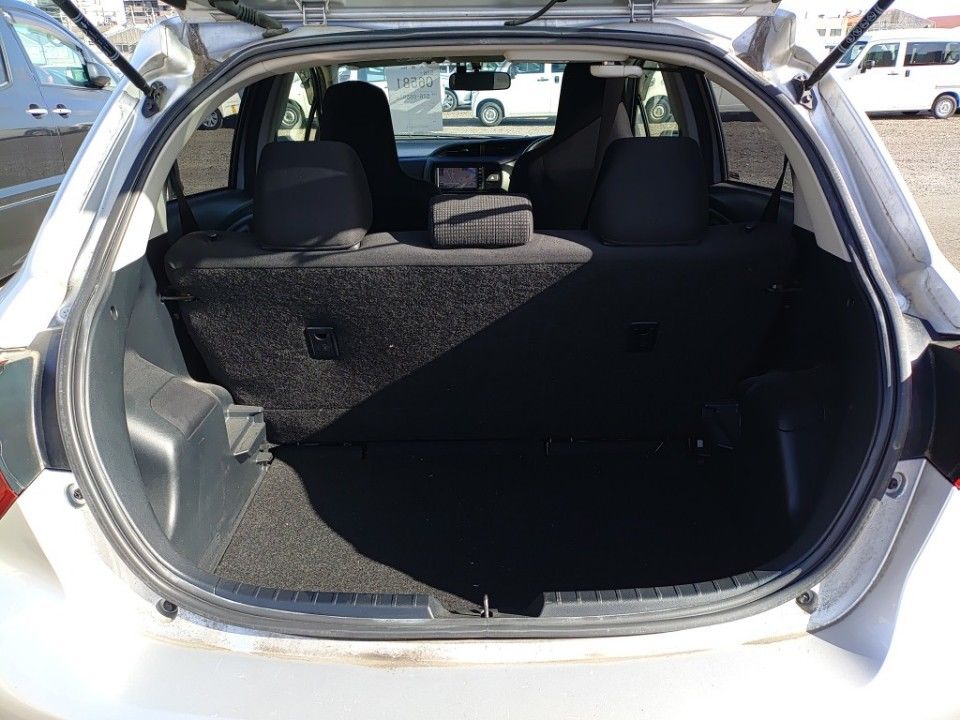 2019 Toyota Vitz auction photo 8
