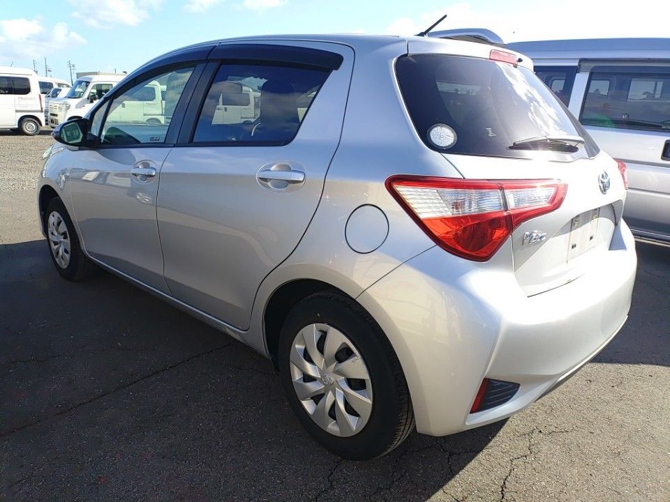 2019 Toyota Vitz auction photo 6