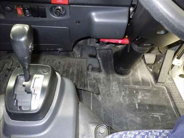 2021 Isuzu Elf Refrigerated and frozen trucks auction photo 8