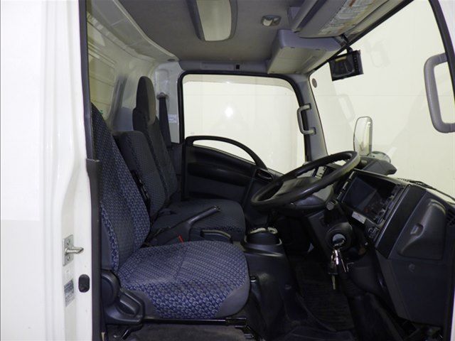 2021 Isuzu Elf Refrigerated and frozen trucks auction photo 6