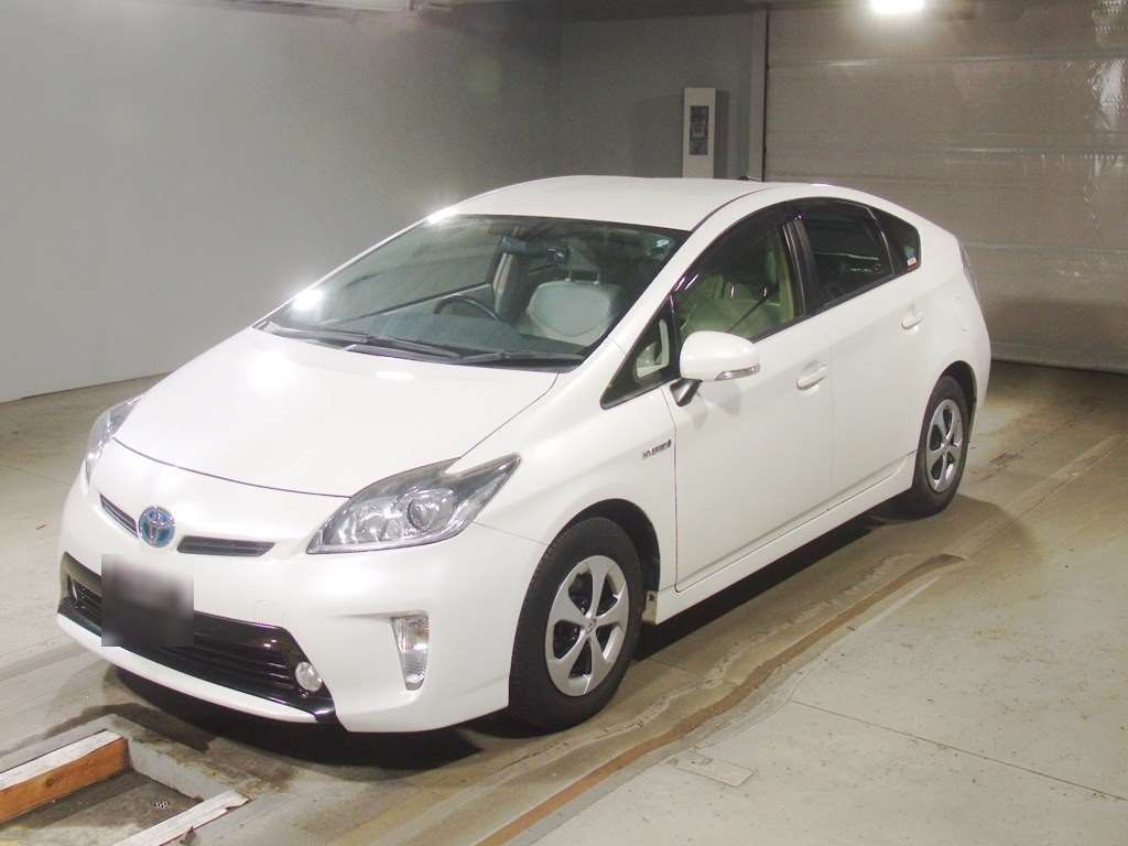 Japan Auction Vehicles 4 2015 Toyota Prius G auction photo