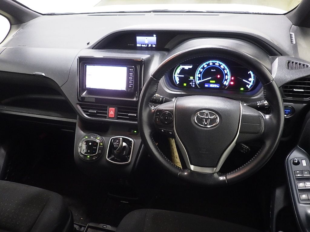 2014 Toyota Voxy ハイブリッドV auction photo 3