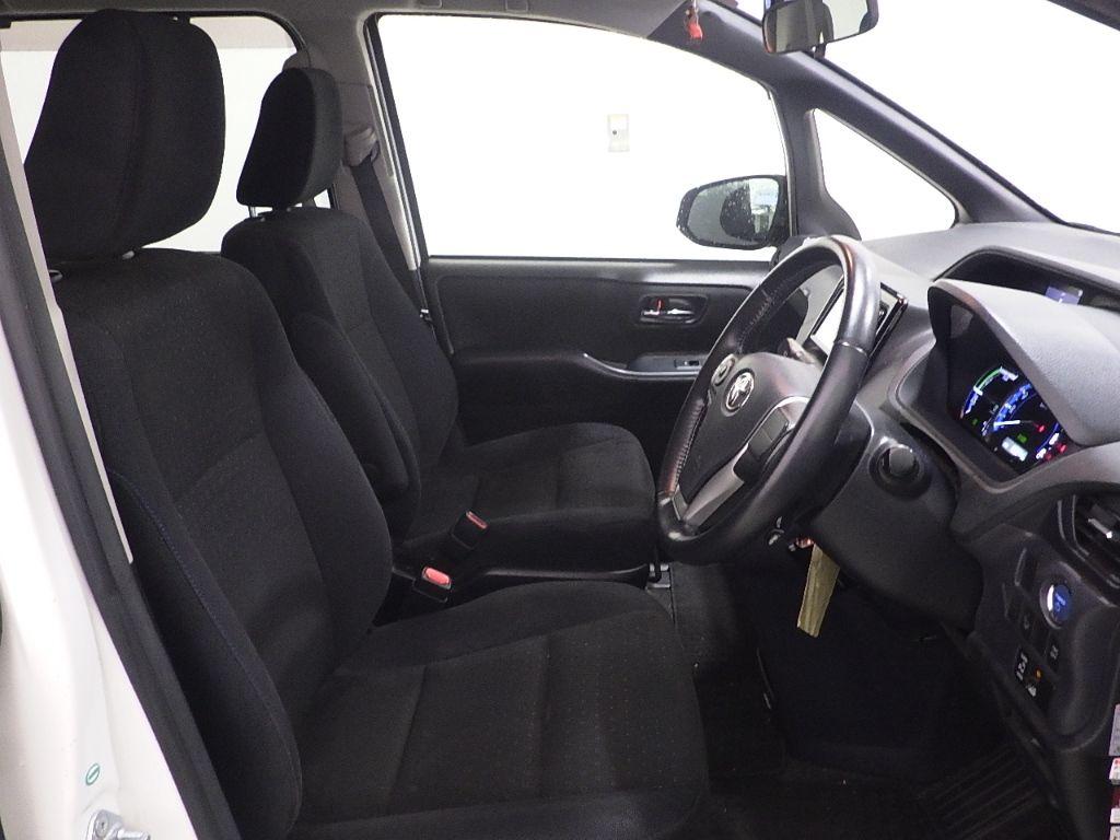 2014 Toyota Voxy ハイブリッドV auction photo 6