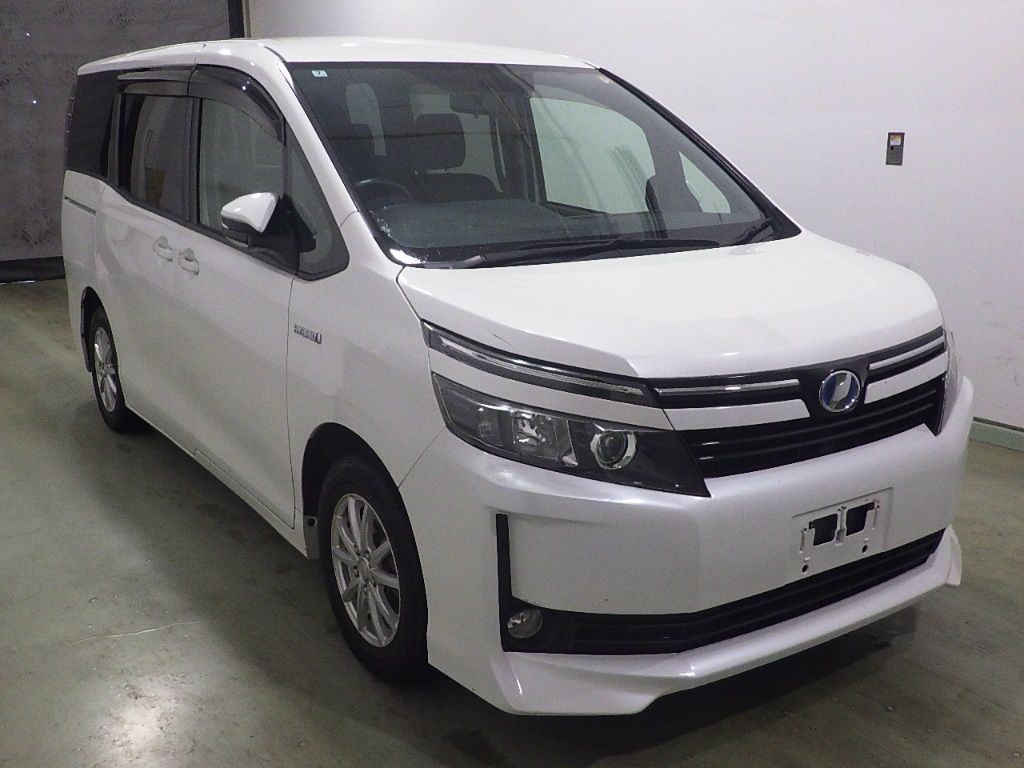 Japan Auction Vehicles 9 2014 Toyota Voxy ハイブリッドV auction photo