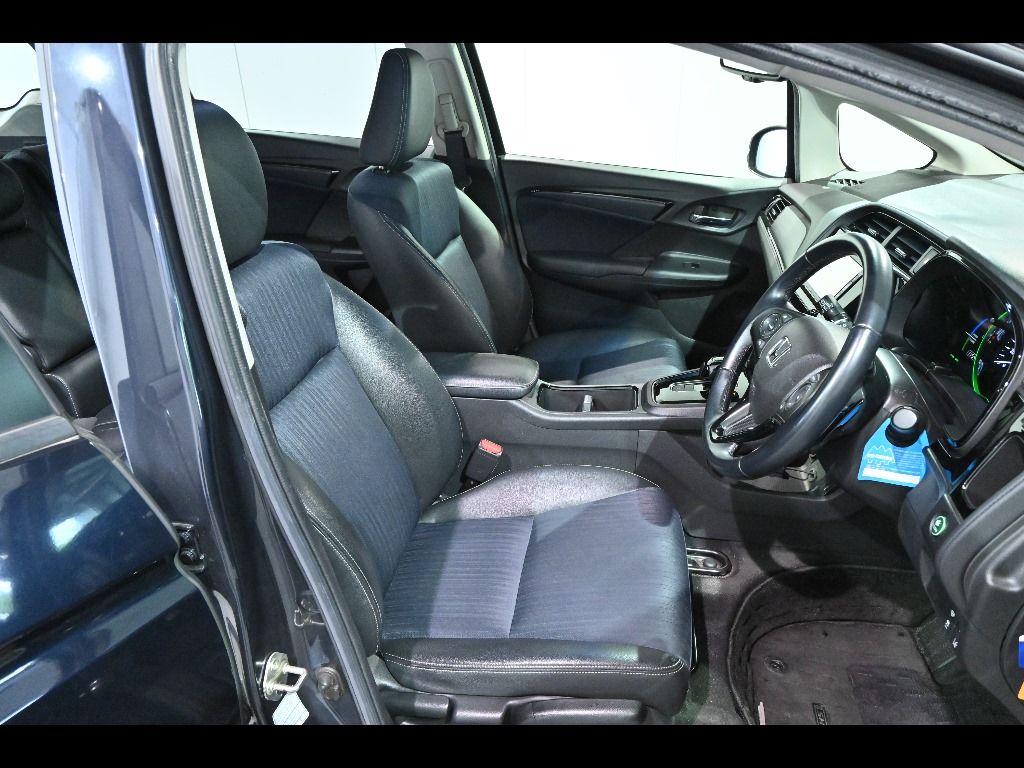 2019 Honda Shuttle ハイブリッドZホンダセンシング auction photo 6