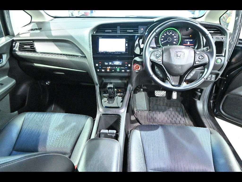 2019 Honda Shuttle ハイブリッドZホンダセンシング auction photo 3