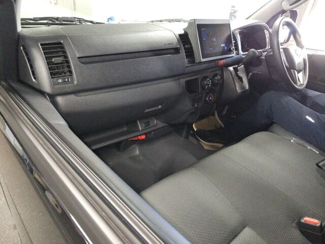 2026 Toyota Hiace Long DX GL Package auction photo 6