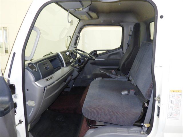 2012 Mitsubishi Fuso Canter Flatbed auction photo 8