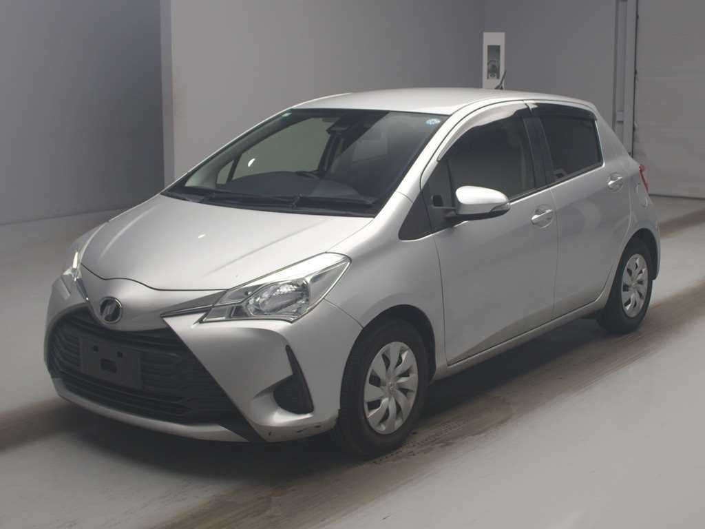 2019 Toyota Vitz F Japan auction vehicle