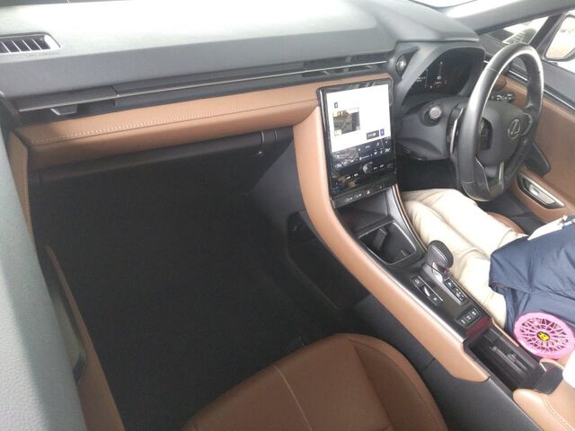 2024 Lexus LBX relax auction photo 3