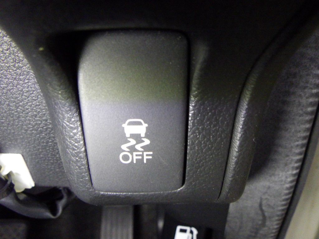 2013 Honda N-BOX 4WD SSパッケージ auction photo 9