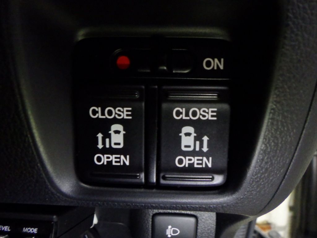 2013 Honda N-BOX 4WD SSパッケージ auction photo 8