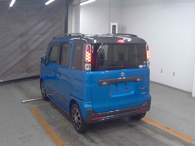2019 Suzuki スペーシアギア Hybrid XZ auction photo 2