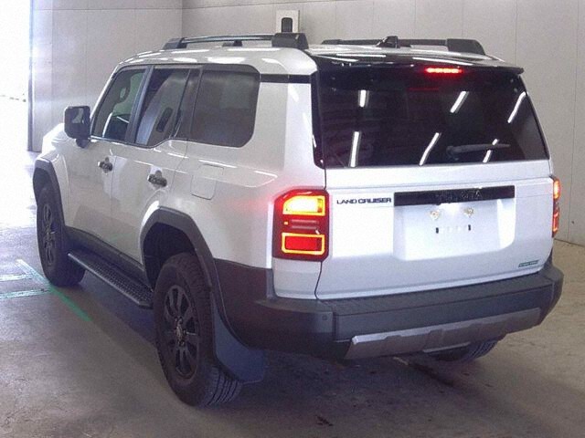 2024 Toyota Land Cruiser 250 ZX First Edition 4WD auction photo 2