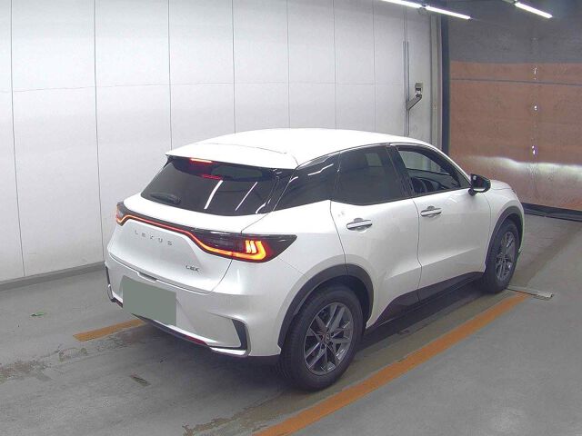 2025 Lexus LBX elegant auction photo 5