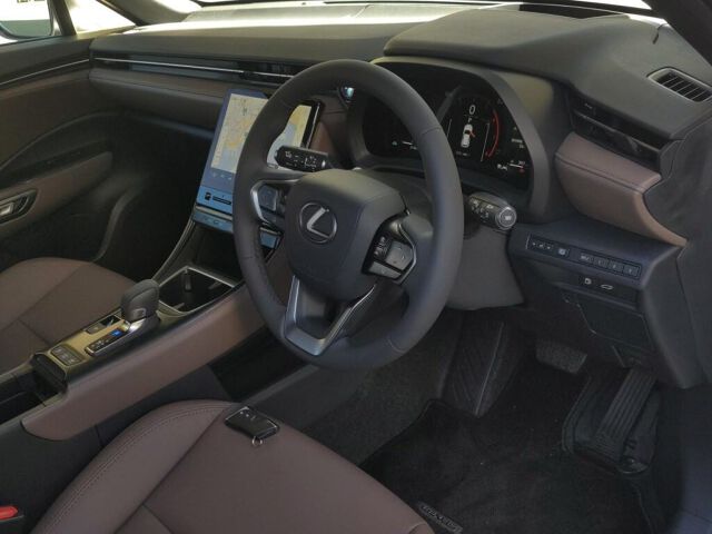 2025 Lexus LBX elegant auction photo 3