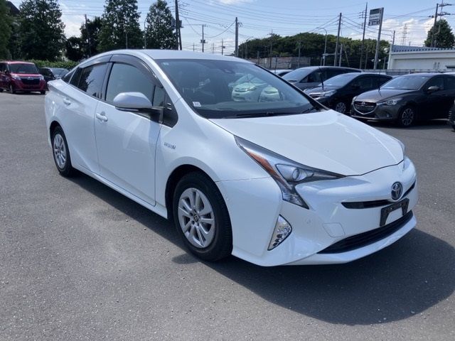 Japan Auction Vehicles 17 2017 Toyota Prius Sセーフティープラス auction photo