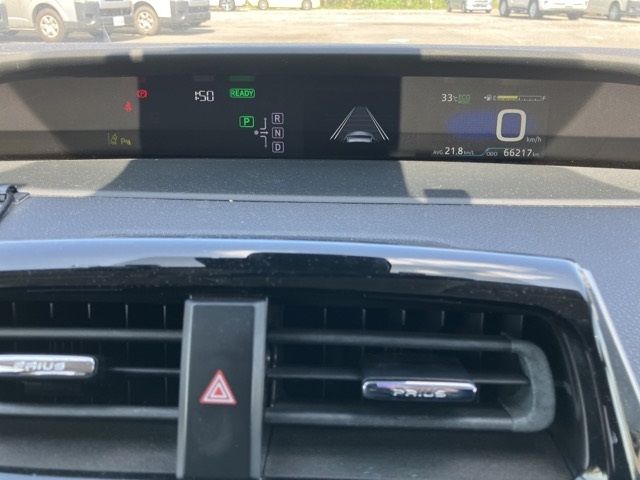 2017 Toyota Prius Sセーフティープラス auction photo 13