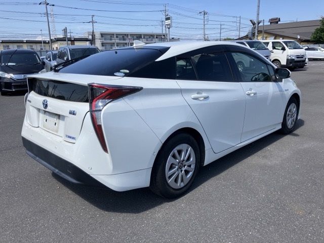 2017 Toyota Prius Sセーフティープラス auction photo 2