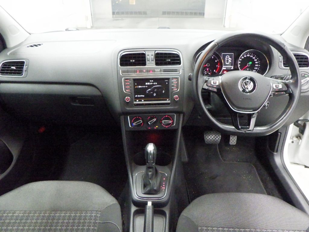 2015 Volkswagen ポロ 5HB TSI Comfortline auction photo 3
