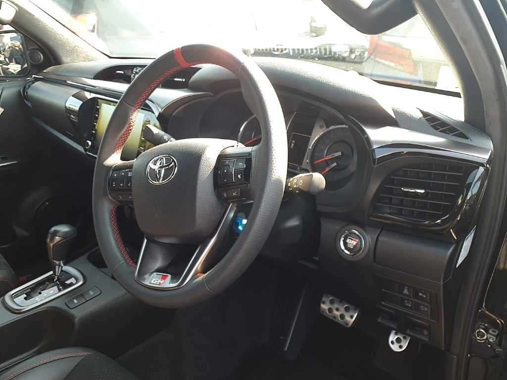 2023 Toyota Hilux Z GRスポーツ 4WD auction photo 9