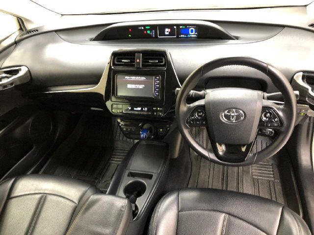 2019 Toyota Prius S コウキ TSS auction photo 5