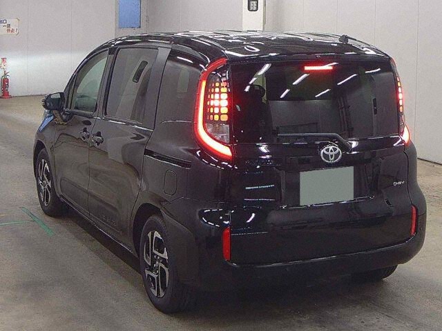 2026 Toyota Sienta ハイブリッドZ auction photo 2