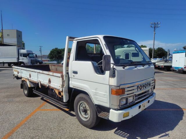 Japan Auction Vehicles 8 1992 Toyota Dyna auction photo
