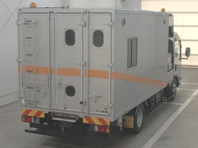 2020 Isuzu Elf Van auction photo 2