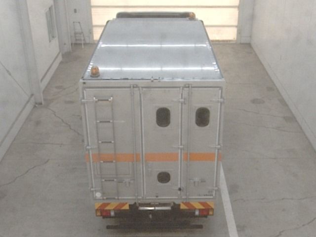 2020 Isuzu Elf Van auction photo 3