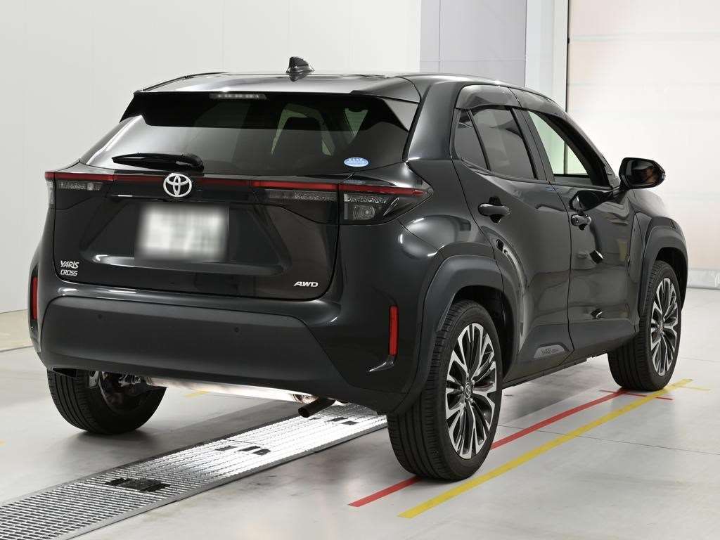 2021 Toyota Yaris Cross Z 4WD auction photo 2