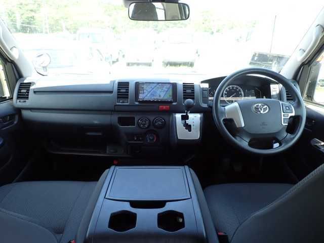 2020 Toyota Hiace DX 4WD auction photo 3