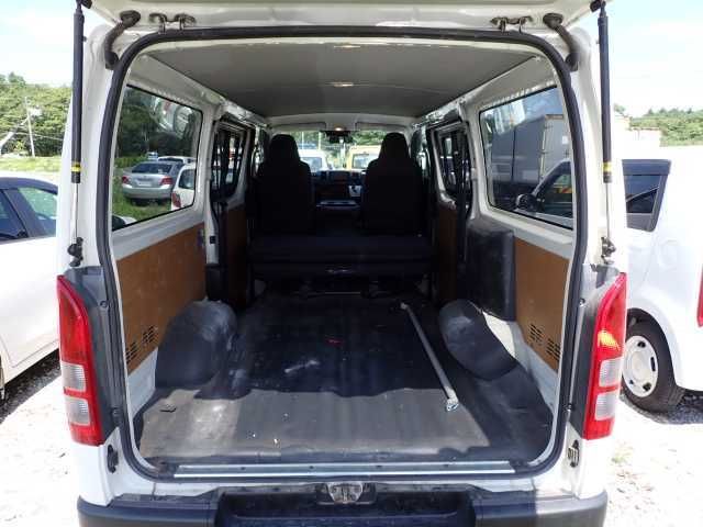2020 Toyota Hiace DX 4WD auction photo 13