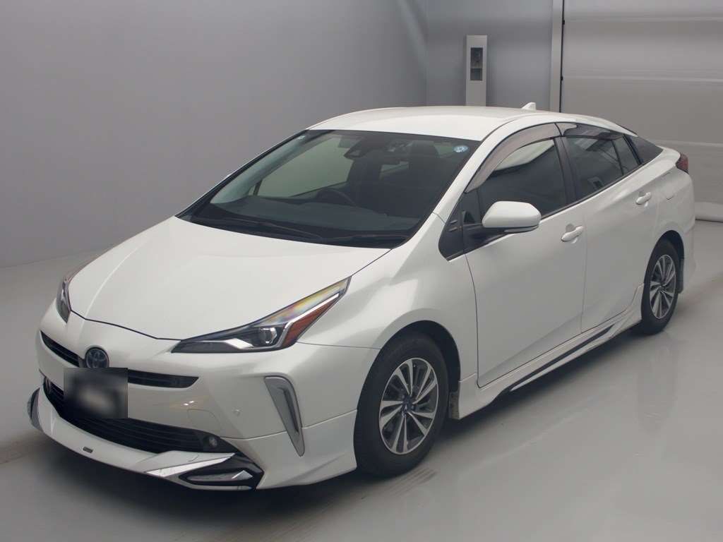 Japan Auction Vehicles 4 2022 Toyota Prius Sセーフティプラス2 auction photo