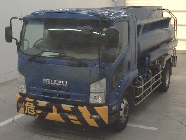 2010 Isuzu Forward タンク車 Japan auction vehicle