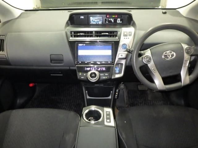 2020 Toyota Prius Alpha S auction photo 3