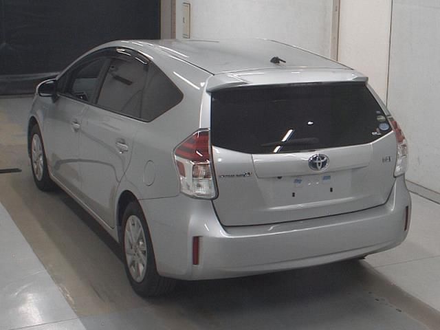 2020 Toyota Prius Alpha S auction photo 2