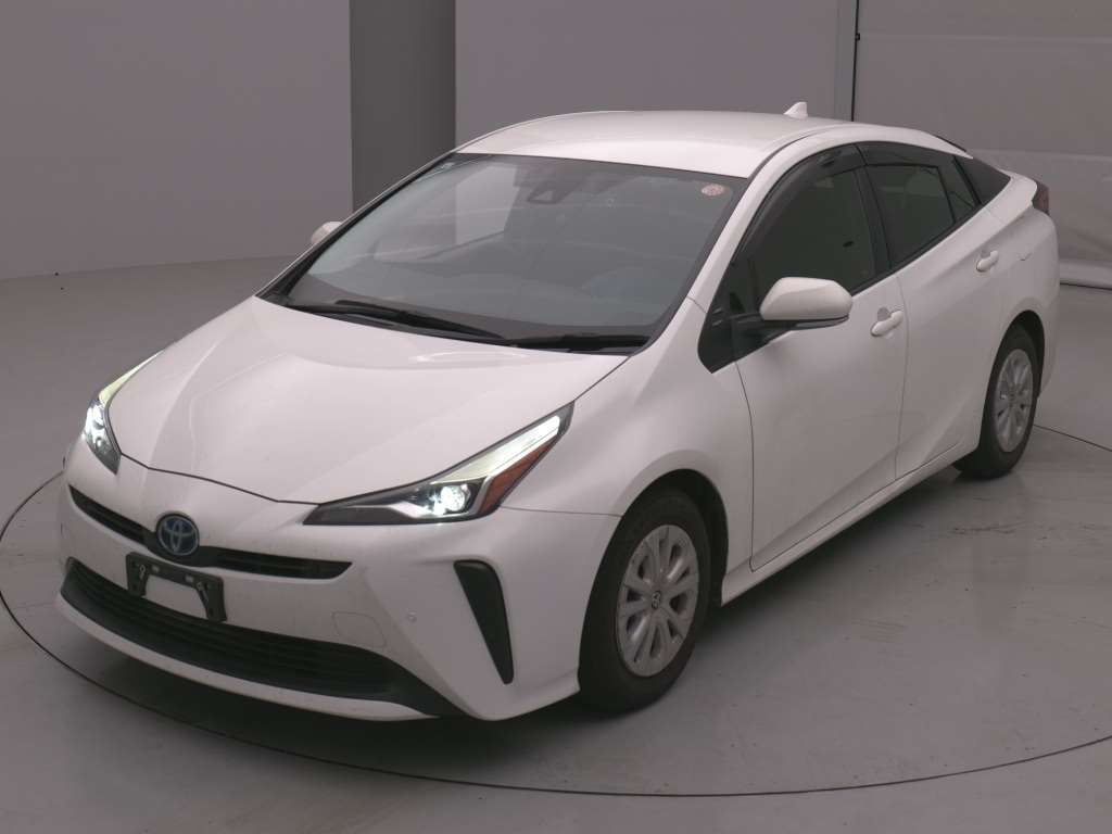 Japan Auction Vehicles 4 2021 Toyota Prius S auction photo