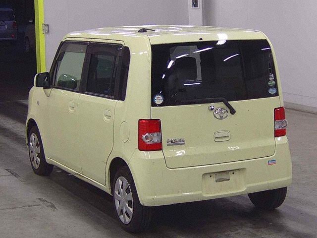 2015 Toyota Pixis Space L auction photo 2