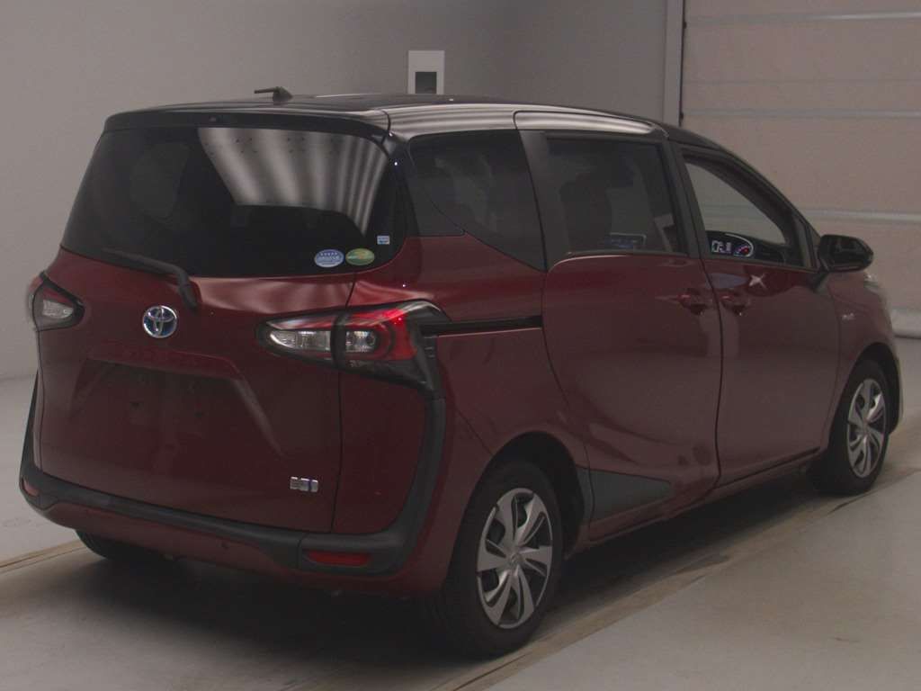 2019 Toyota Sienta ハイブリッドG クエロ auction photo 2