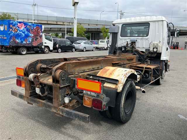 2001 Isuzu Forward auction photo 5