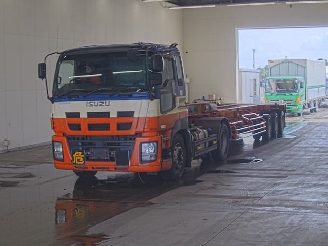 2012 Isuzu Giga トラクターセットセミトレーラー Japan auction vehicle