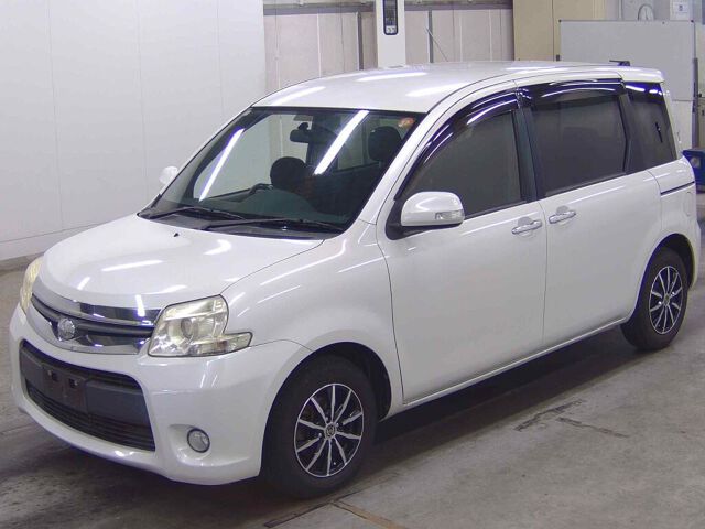 2013 Toyota Sienta DICE auction photo 4