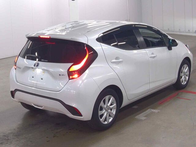 2025 Toyota Aqua Z auction photo 5