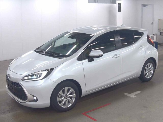 2025 Toyota Aqua Z auction photo 4