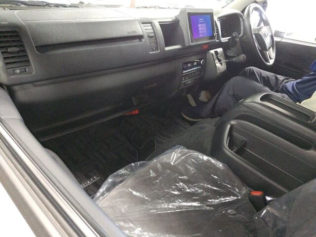 2026 Toyota Hiace スーパーロングGL auction photo 6