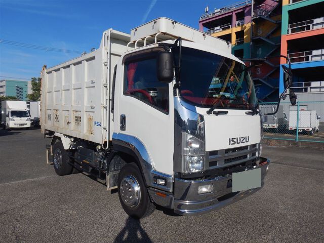 Japan Auction Vehicles 8 2018 Isuzu Forward Short Reinforced Dump auction photo