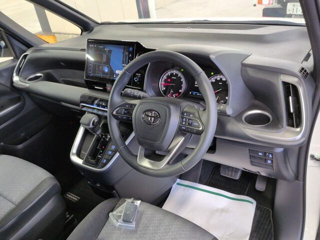 2025 Toyota Noah S-G auction photo 3