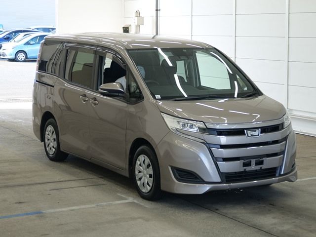 2017 Toyota Noah ワゴン X Japan auction vehicle